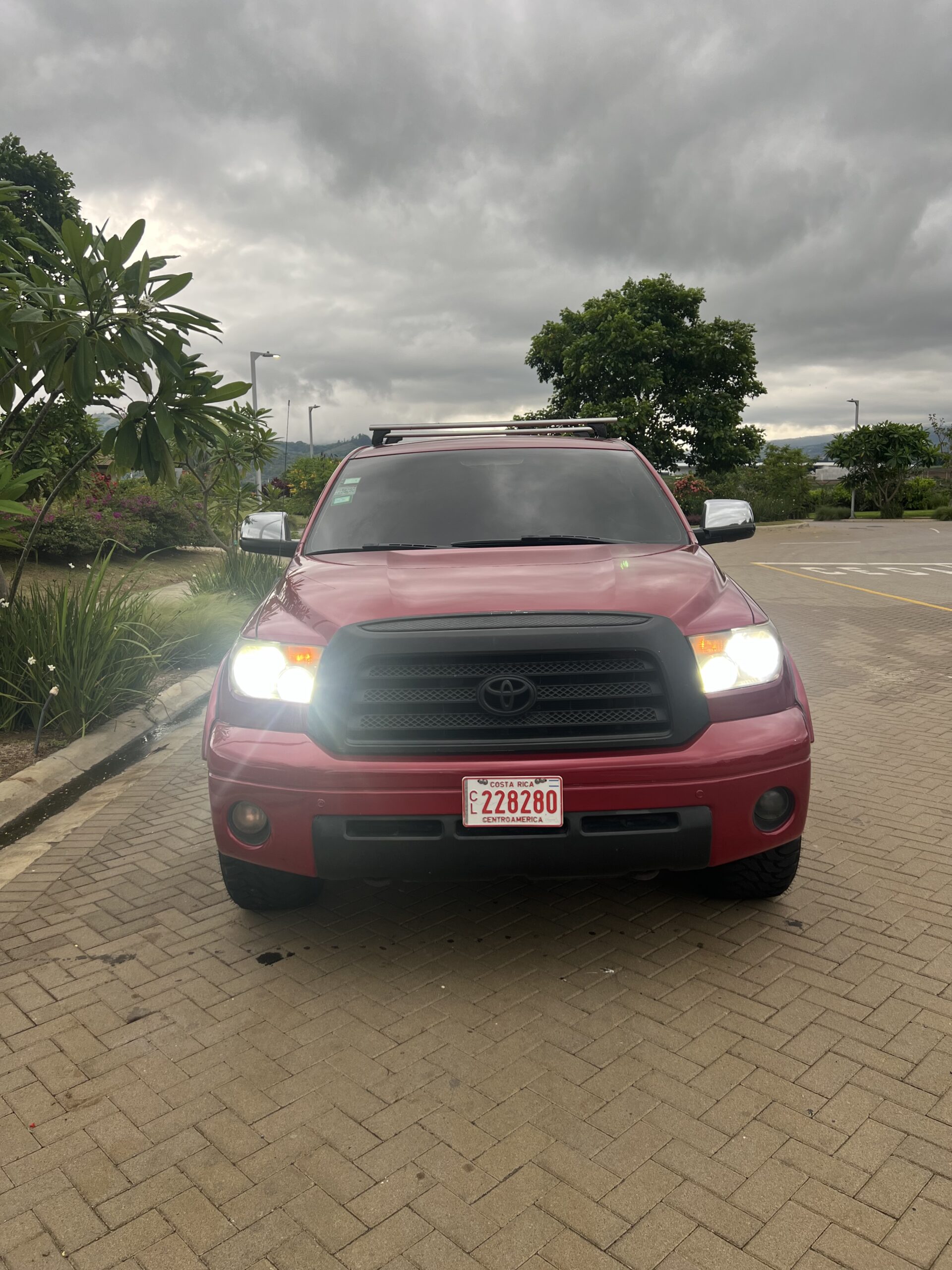 TOYOTA TUNDRA