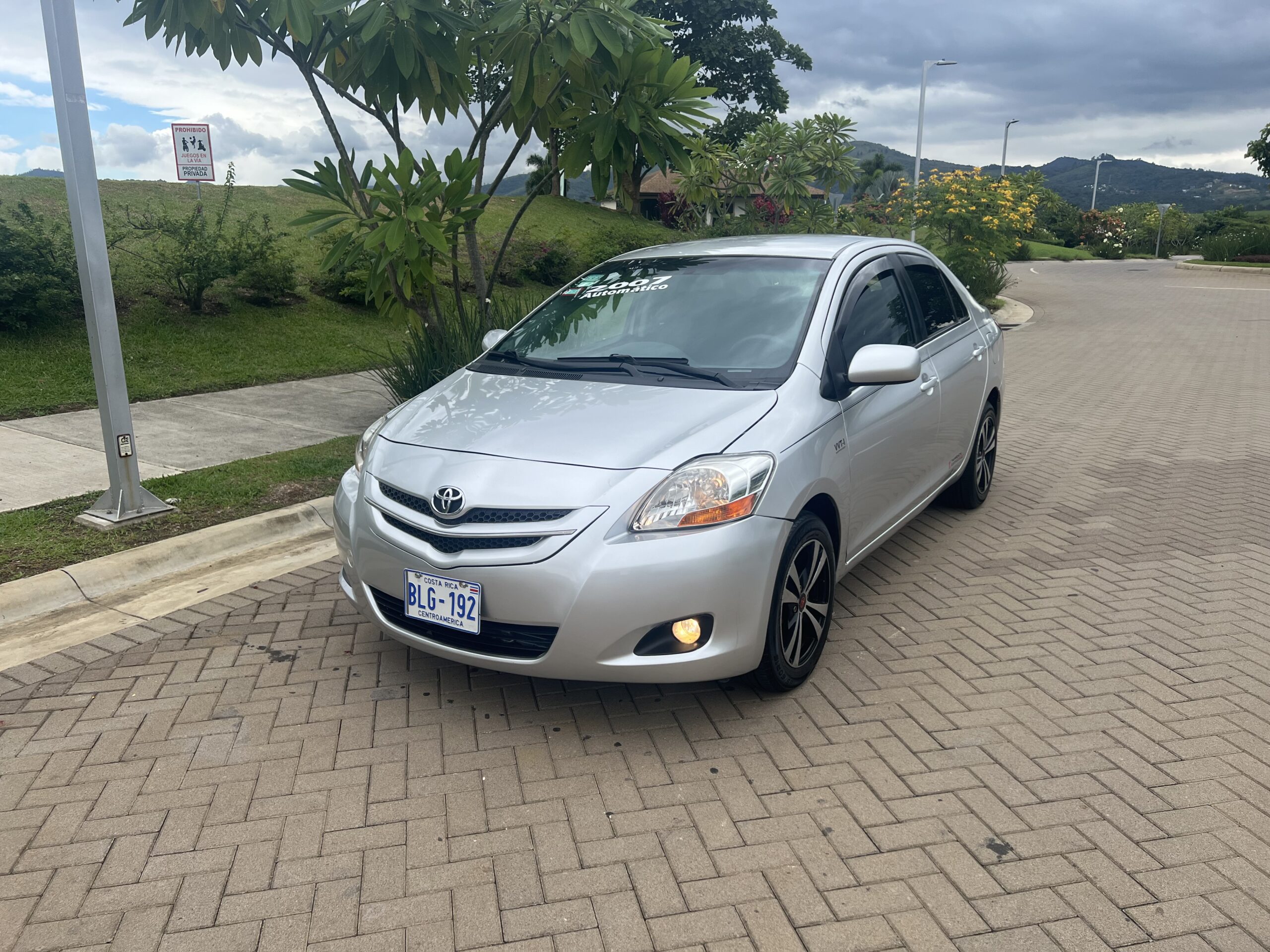 TOYOTA YARIS