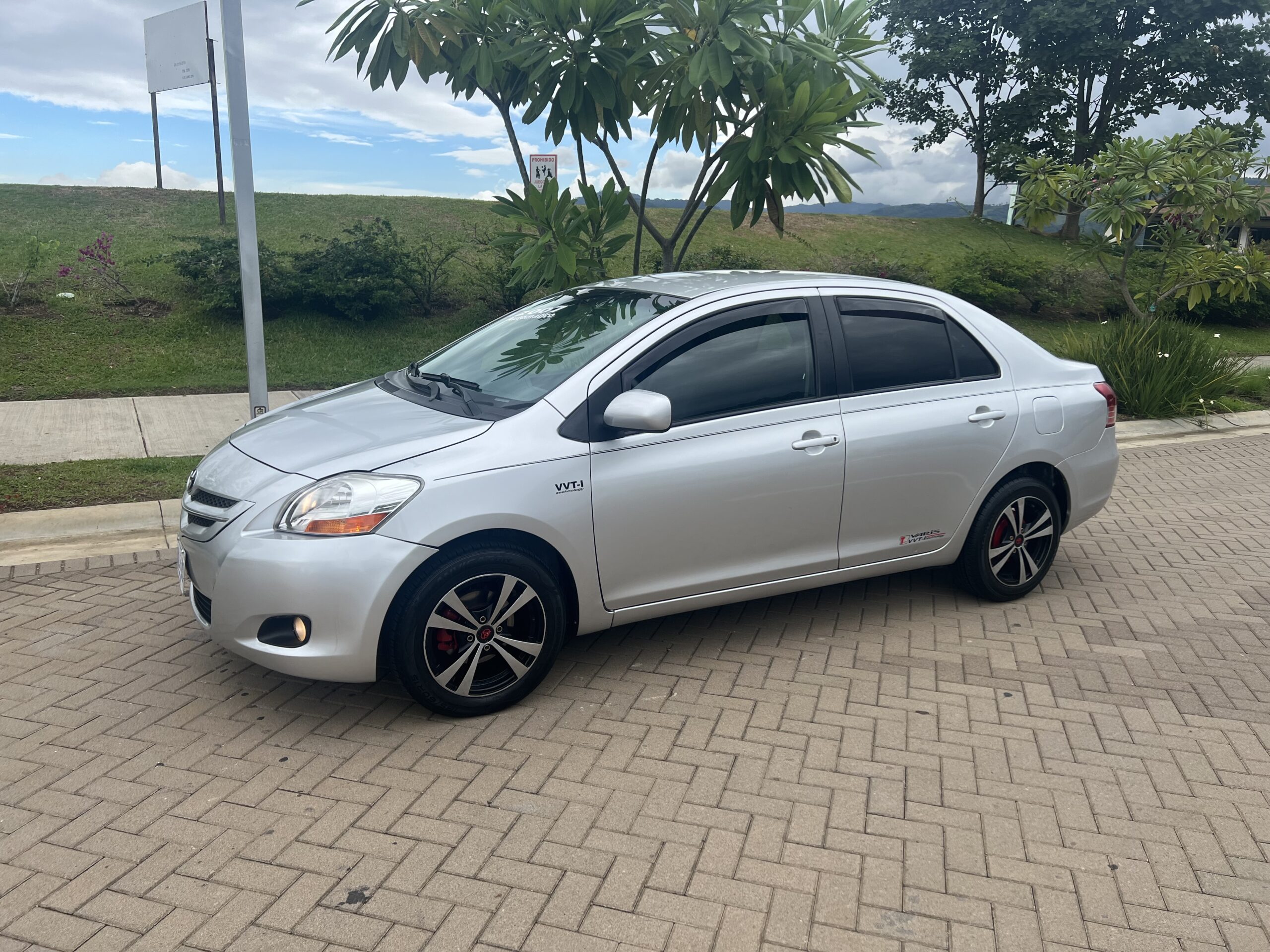 TOYOTA YARIS