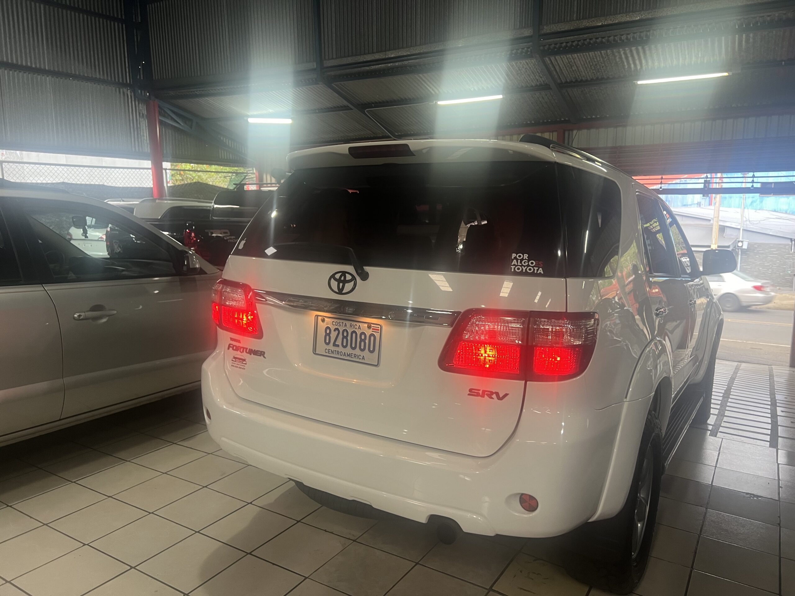 TOYOTA FORTUNER 2010