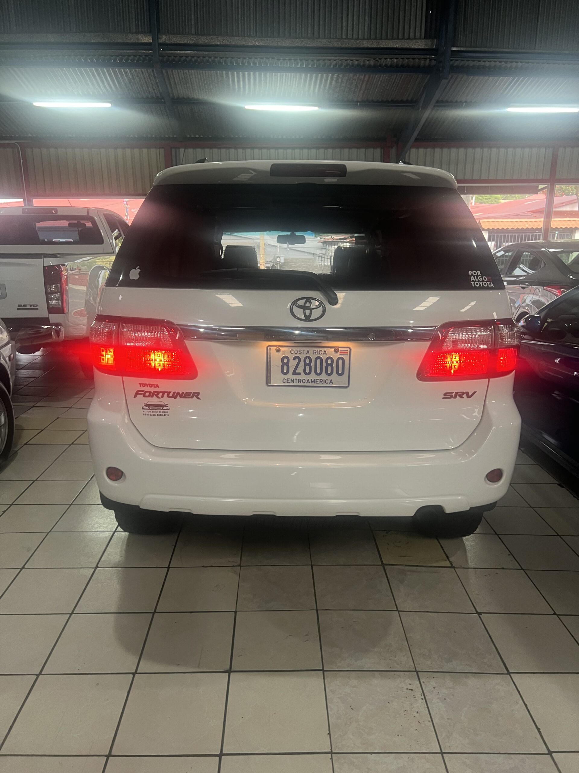 TOYOTA FORTUNER 2010