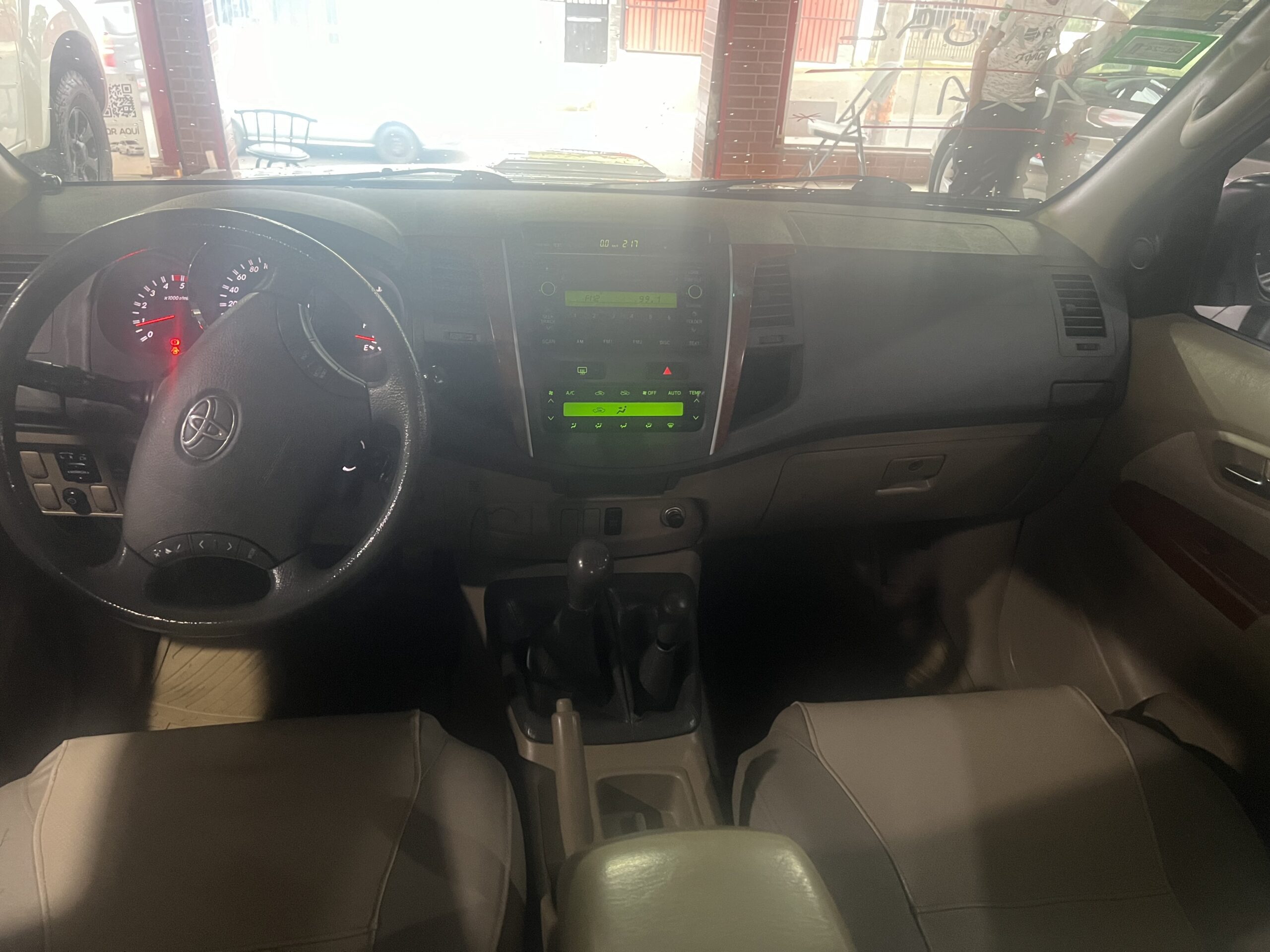 TOYOTA FORTUNER 2010