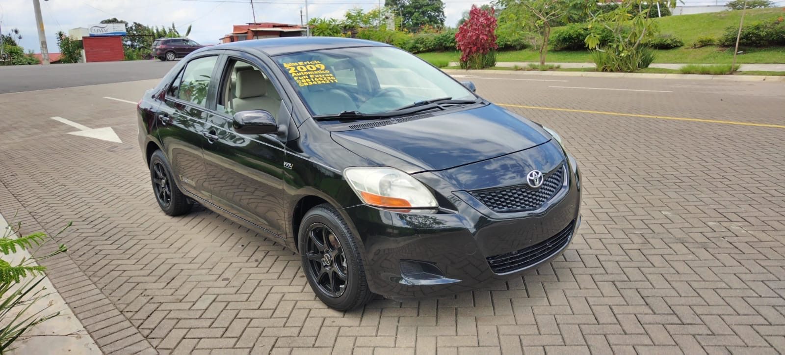 TOYOTA YARIS 2009