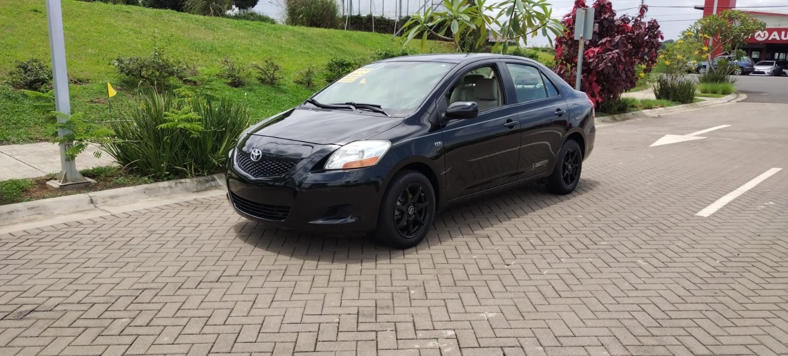 TOYOTA YARIS 2009