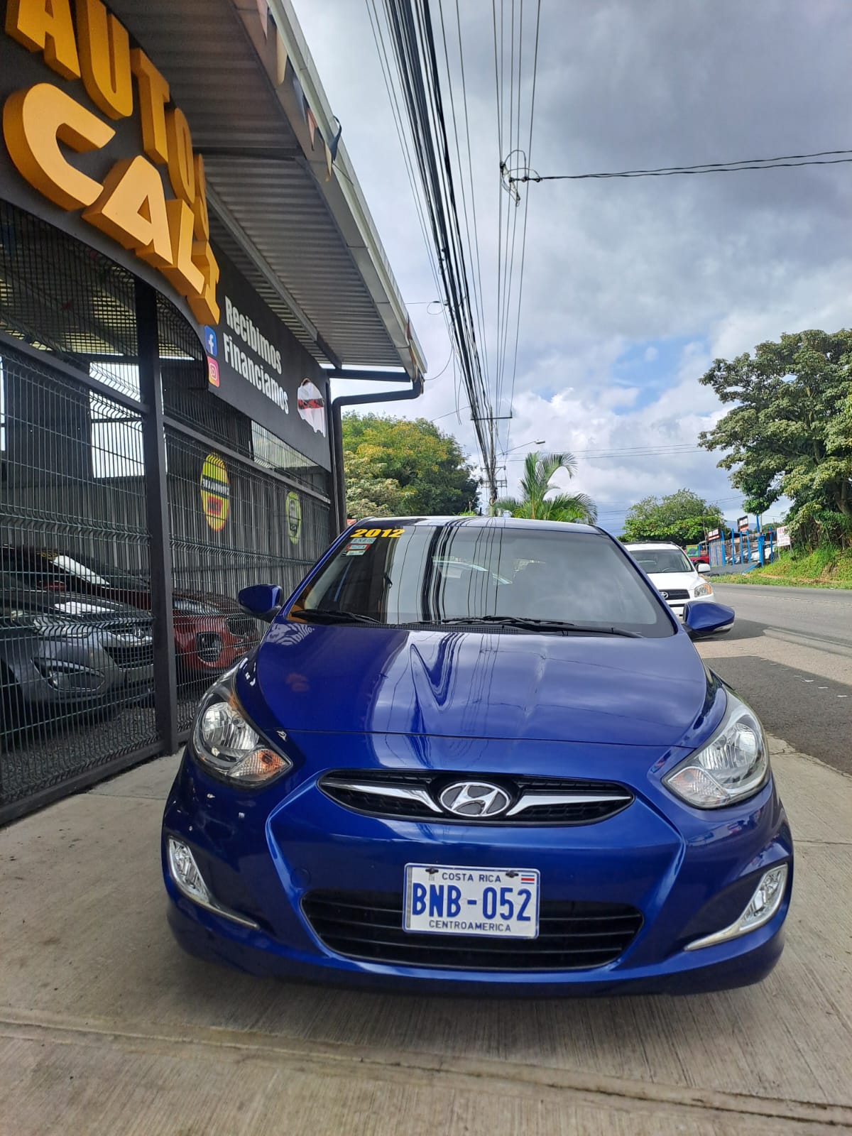 HYUNDAI ACCENT HATCHBACK 2012