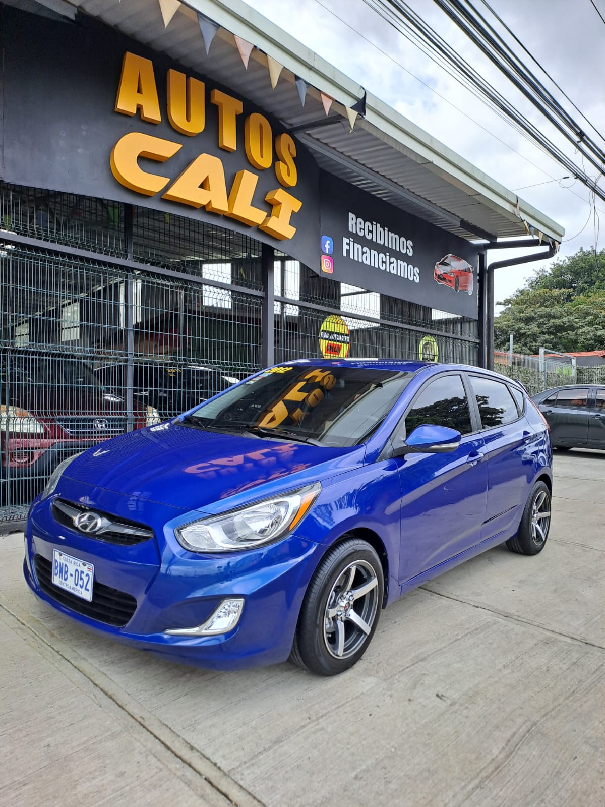 HYUNDAI ACCENT HATCHBACK 2012