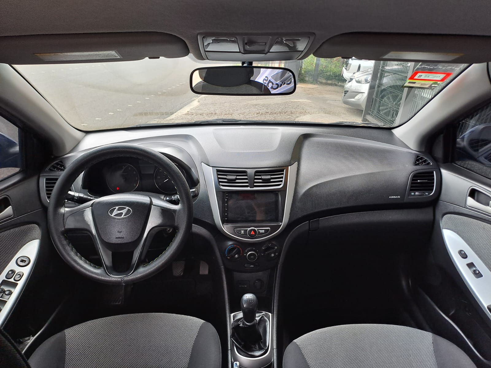 HYUNDAI ACCENT HATCHBACK 2012
