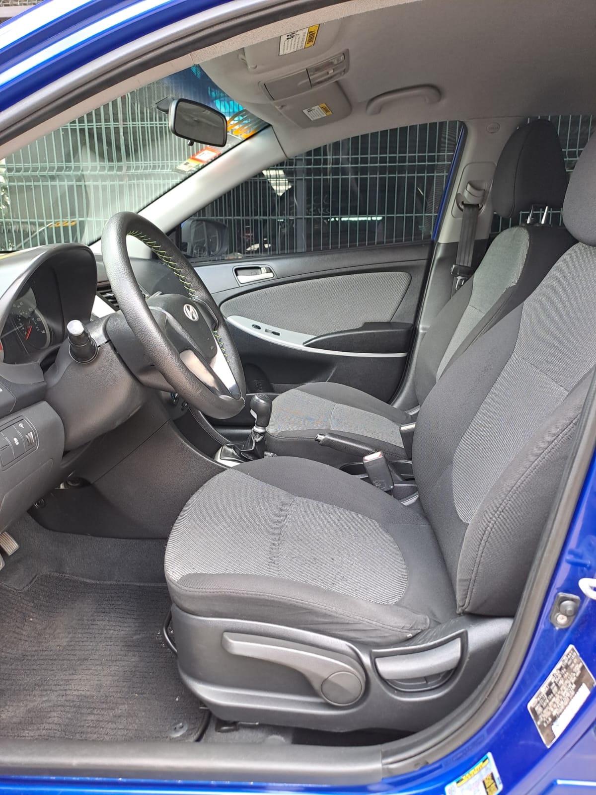HYUNDAI ACCENT HATCHBACK 2012