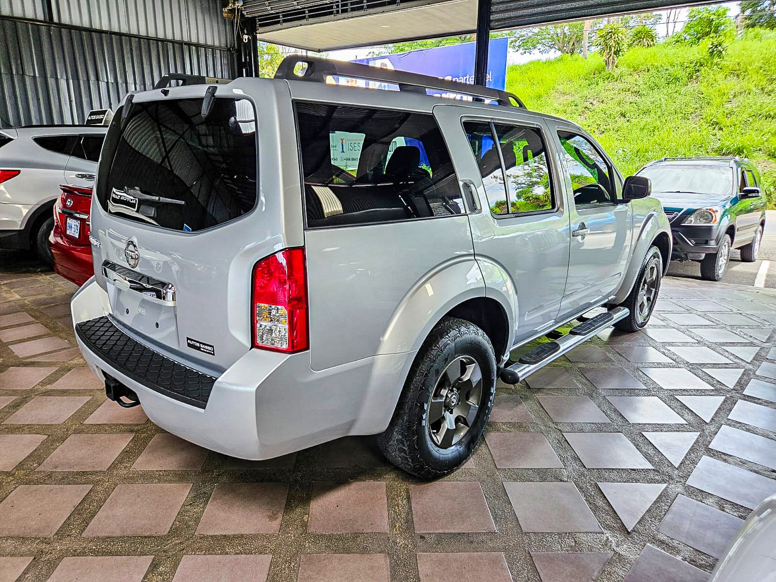 NISSAN PATHFINDER 2011