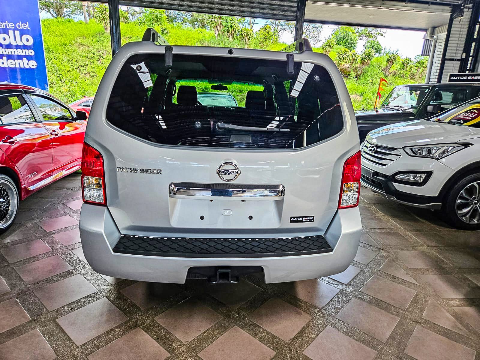 NISSAN PATHFINDER 2011