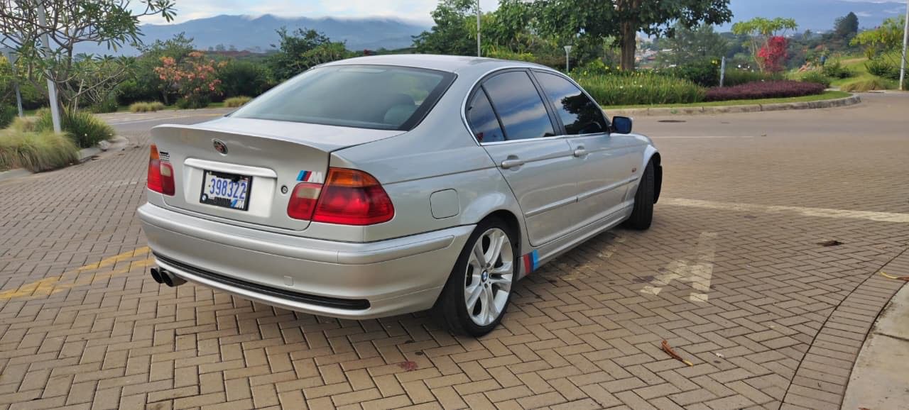 BMW 325I