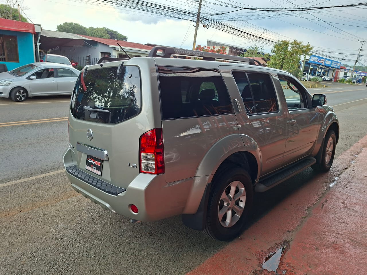 NISSAN PATHFINDER 2011