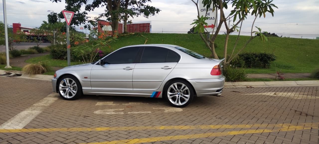 BMW 325I