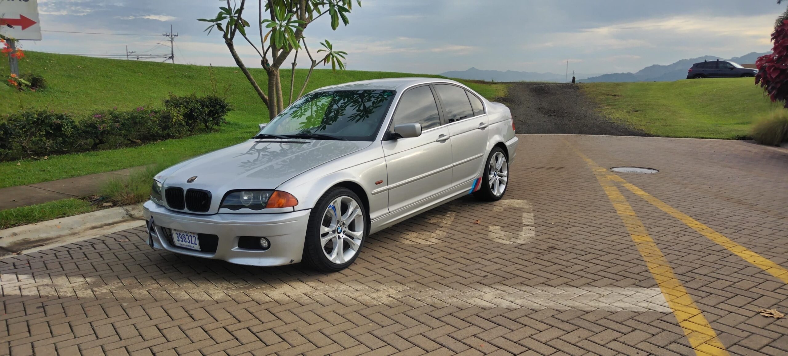 BMW 325I