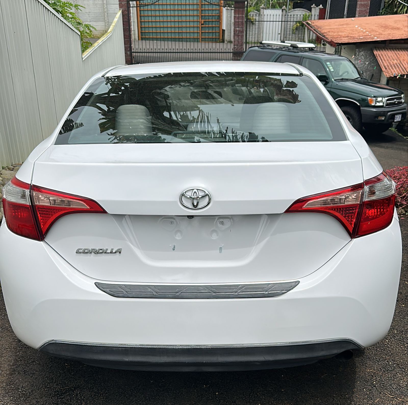 TOYOTA COROLLA LE