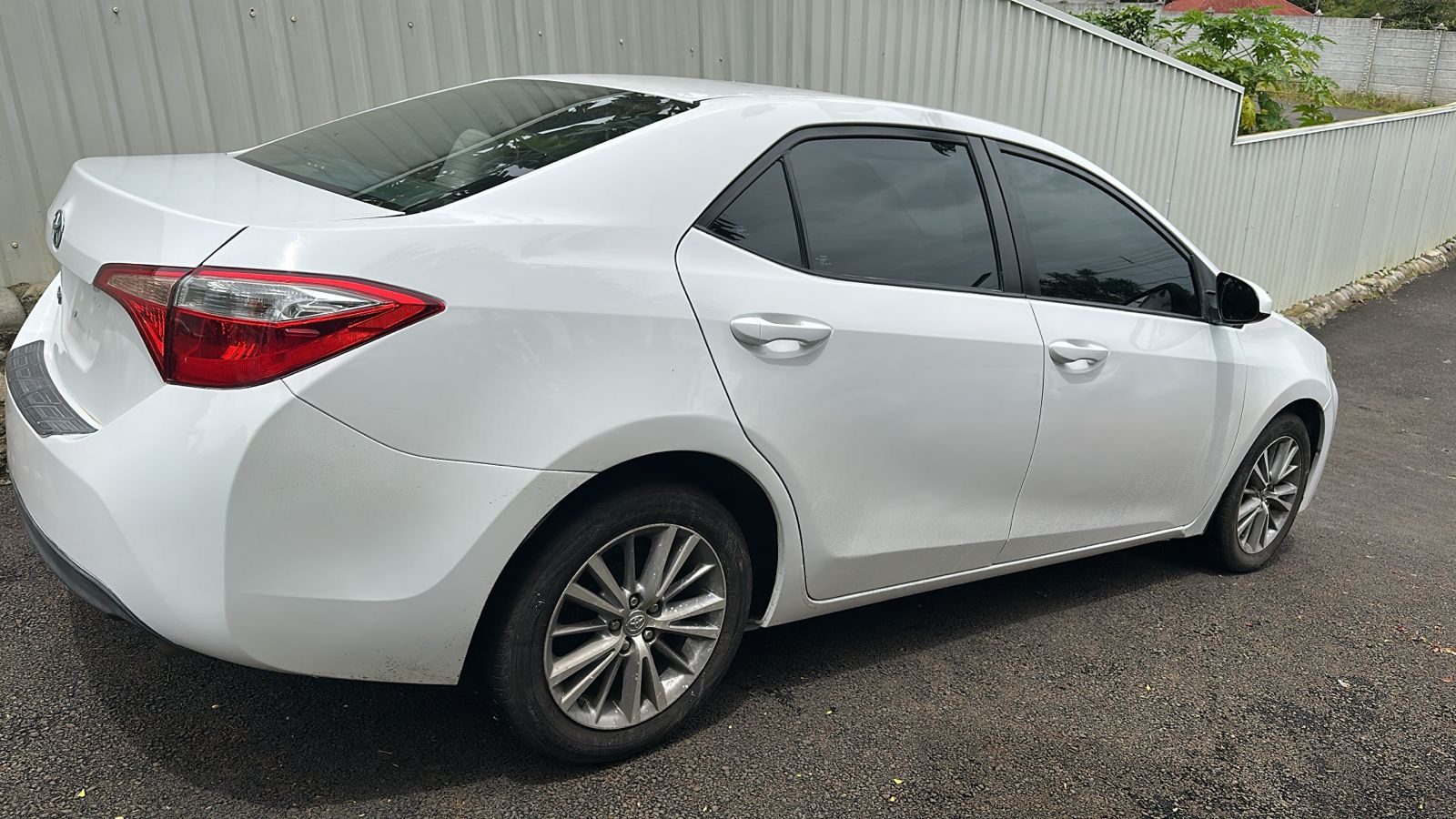 TOYOTA COROLLA LE