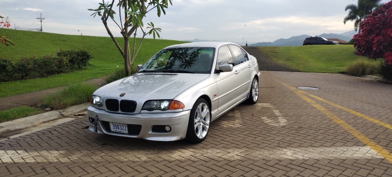 BMW 325I