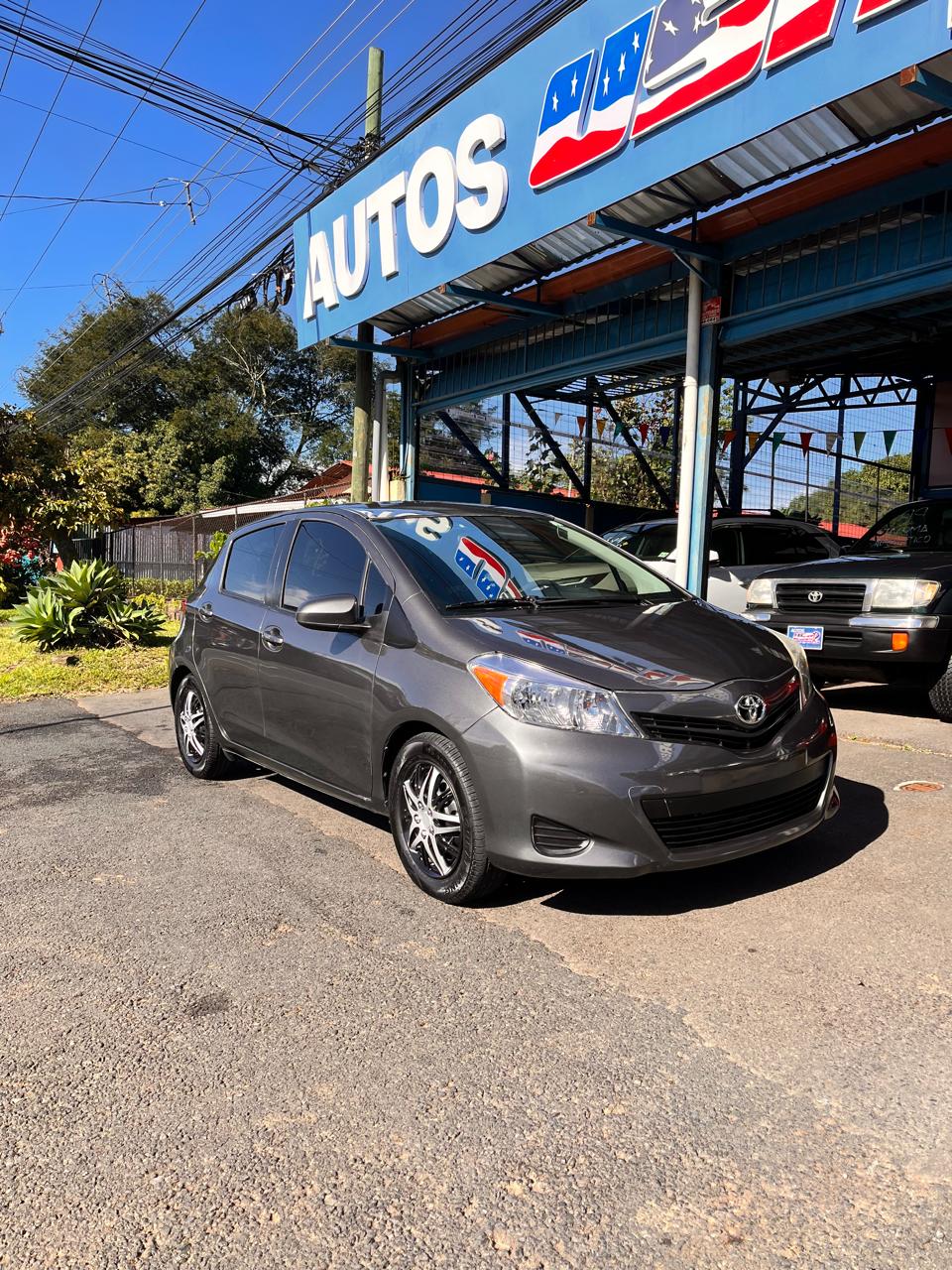TOYOTA YARIS 2012