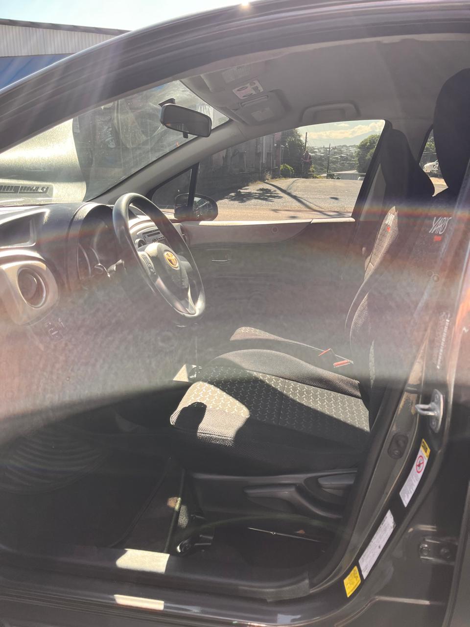 TOYOTA YARIS 2012