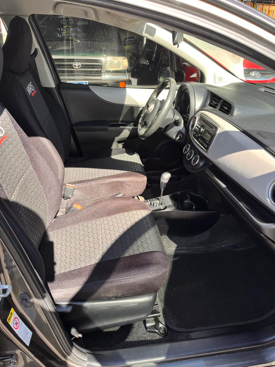 TOYOTA YARIS 2012