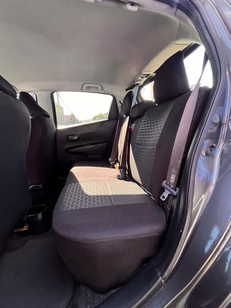 TOYOTA YARIS 2012