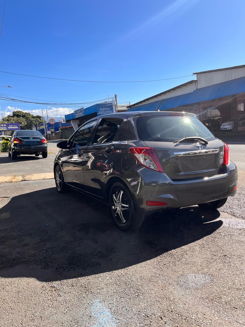 TOYOTA YARIS 2012
