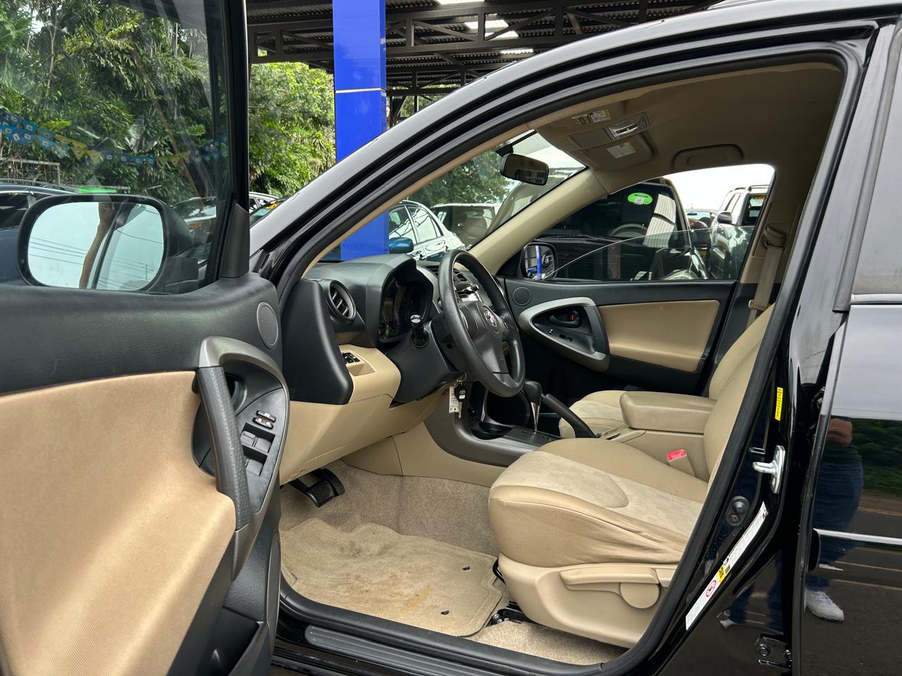 TOYOTA RAV4 7 PASAJEROS