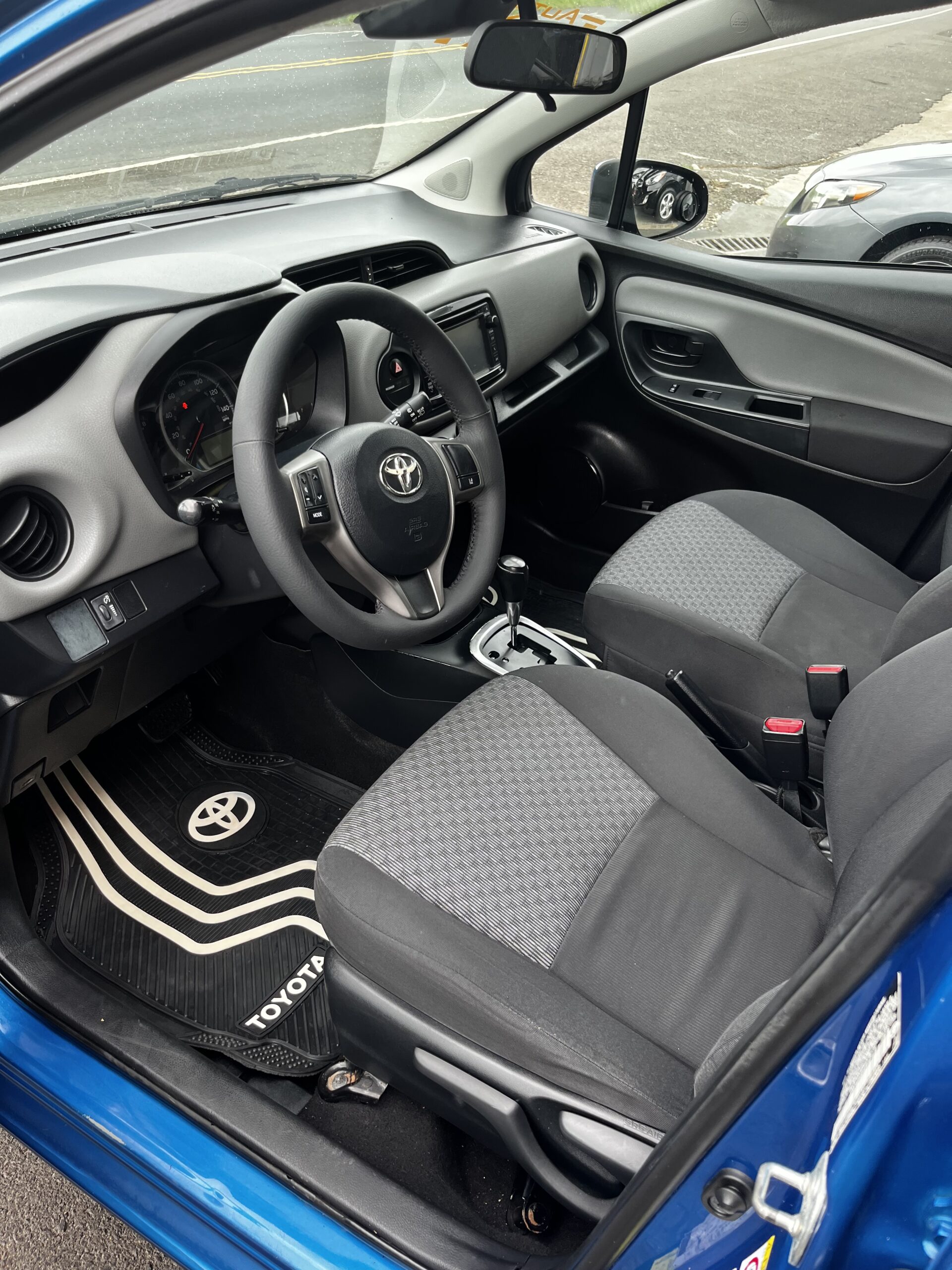 TOYOTA YARIS 2017