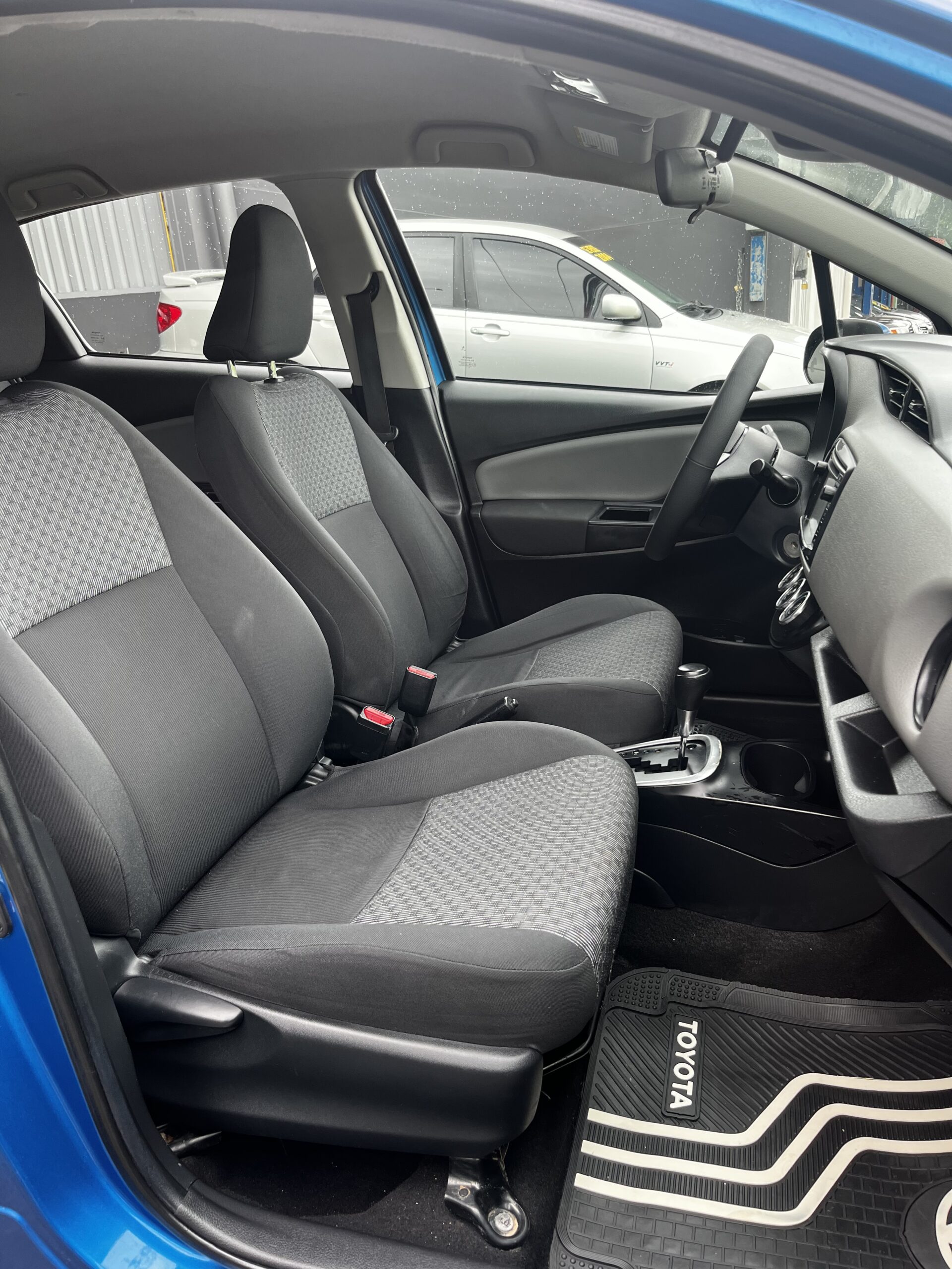 TOYOTA YARIS 2017