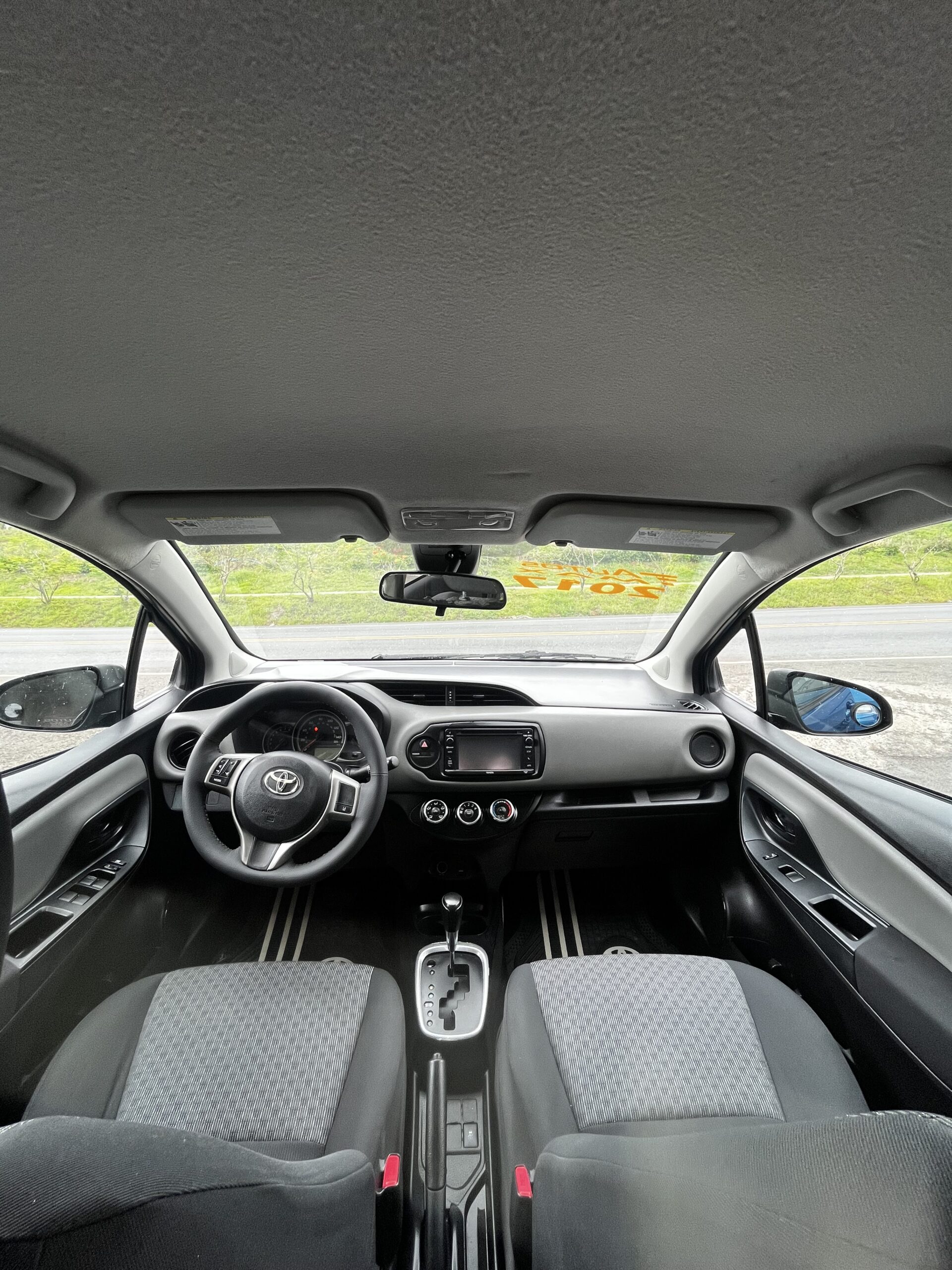 TOYOTA YARIS 2017