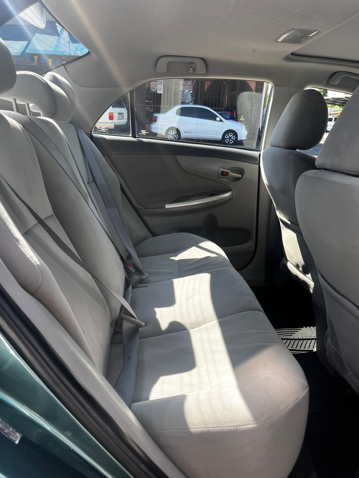 TOYOTA COROLLA 2010