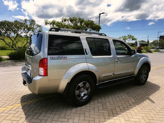 2005 NISSAN PATHFINDER SE