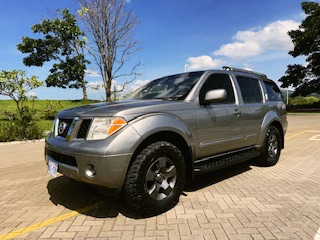 2005 Nissan Pathfinder SE
