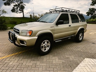 2000 Nissan Pathfinder LE 4x4