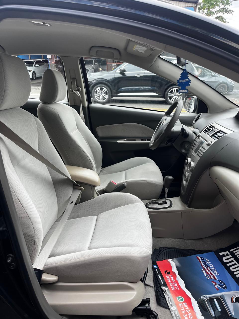 TOYOTA YARIS 2009