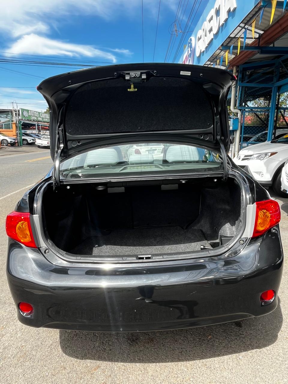 TOYOTA COROLLA 2010
