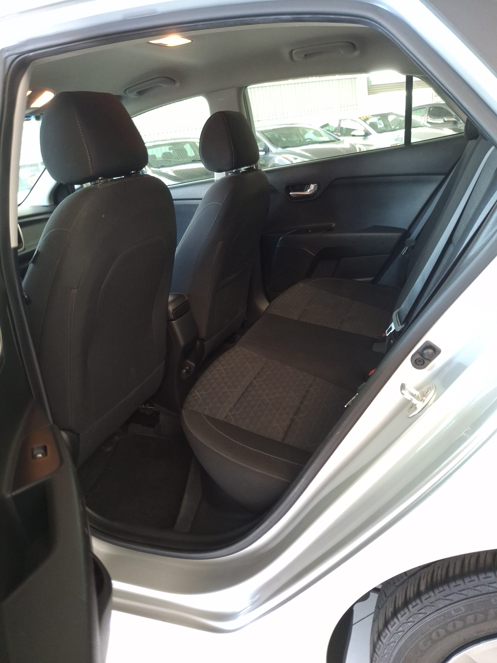 2019 KIA RIO C8699