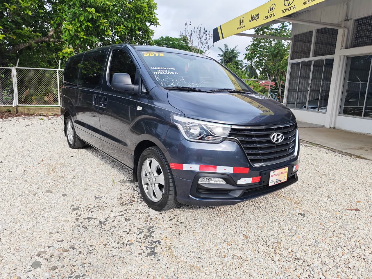 2016 GRAND STAREX 11PAX - C0579