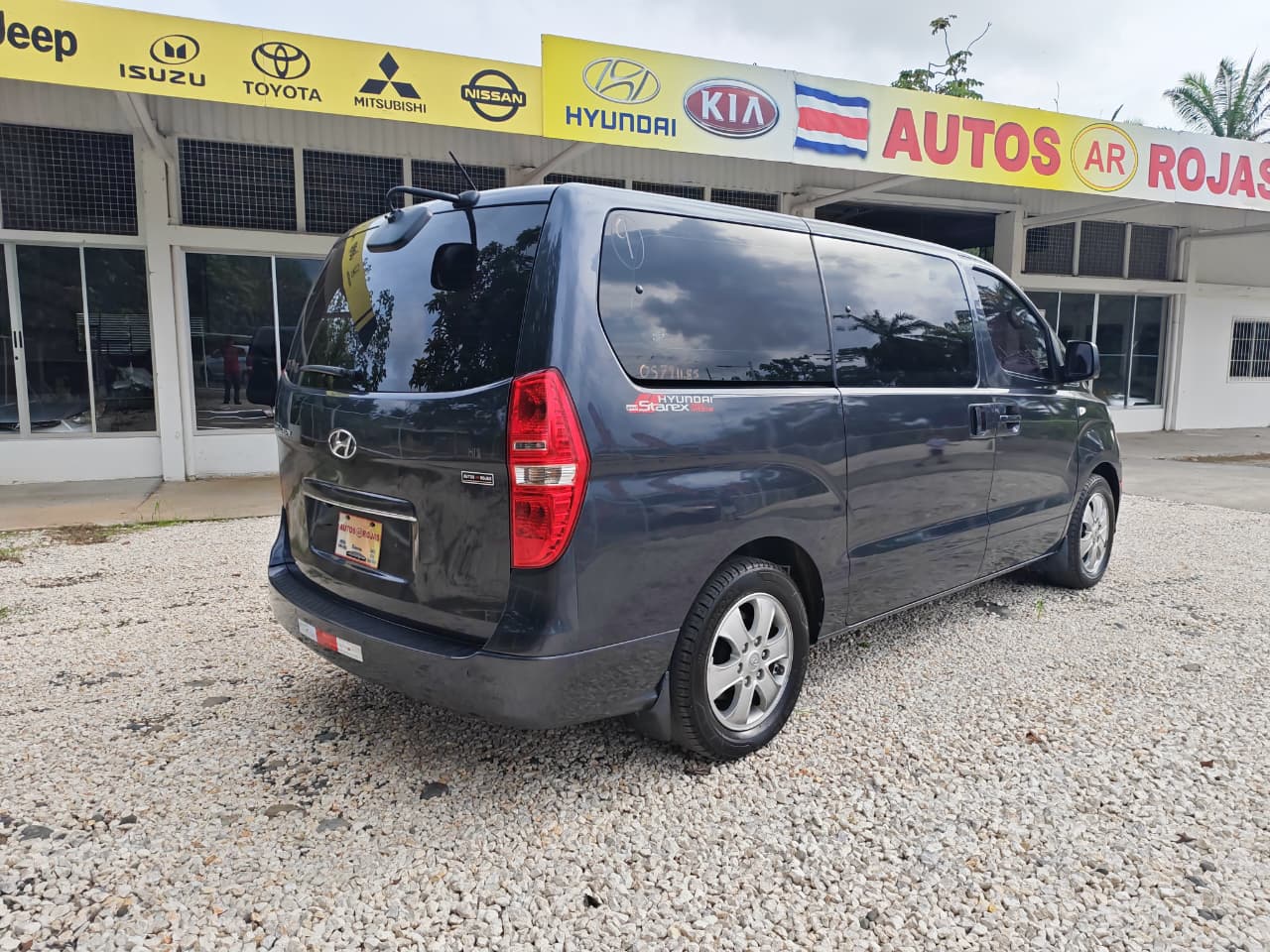 2016 GRAND STAREX 11PAX - C0579