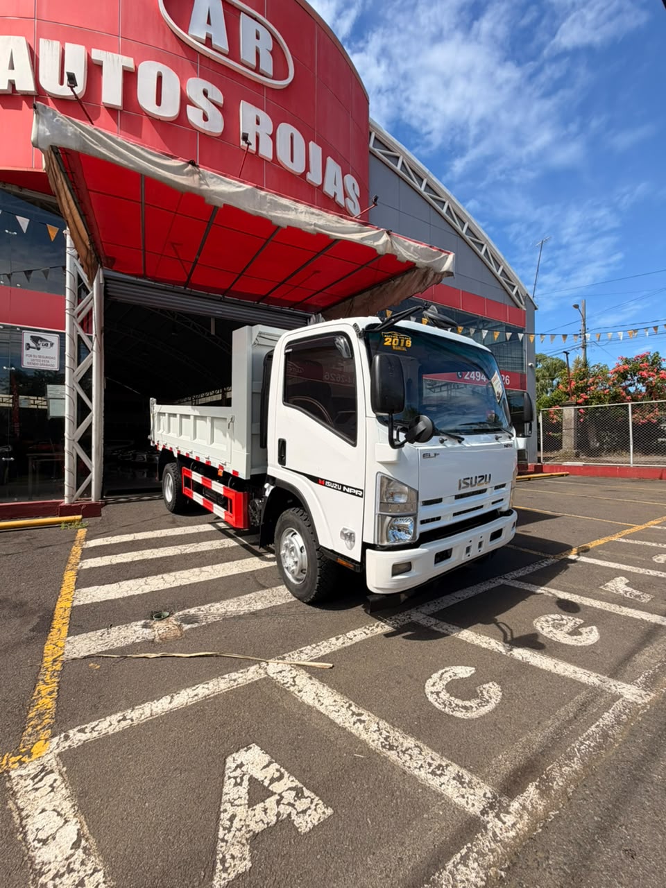 2018 ISUZU NPR VAGONETA -C2704