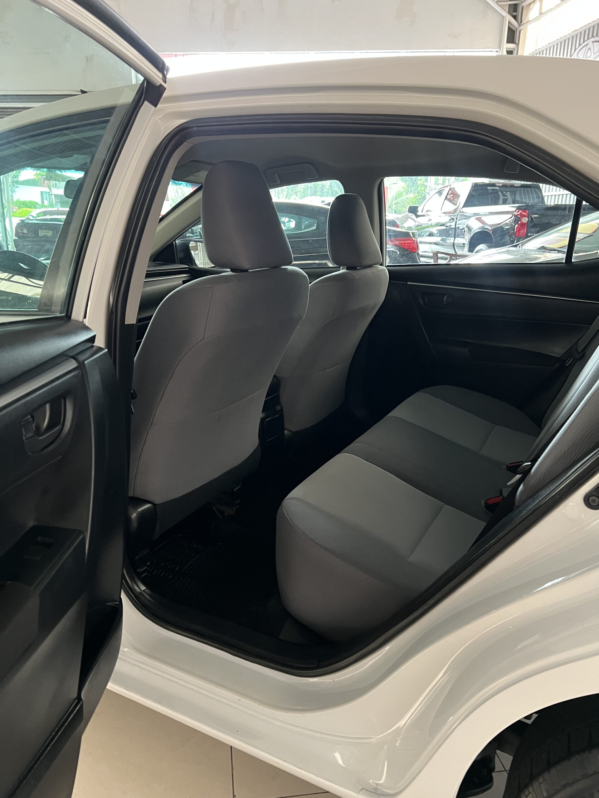2014 TOYOTA COROLLA L - C3689