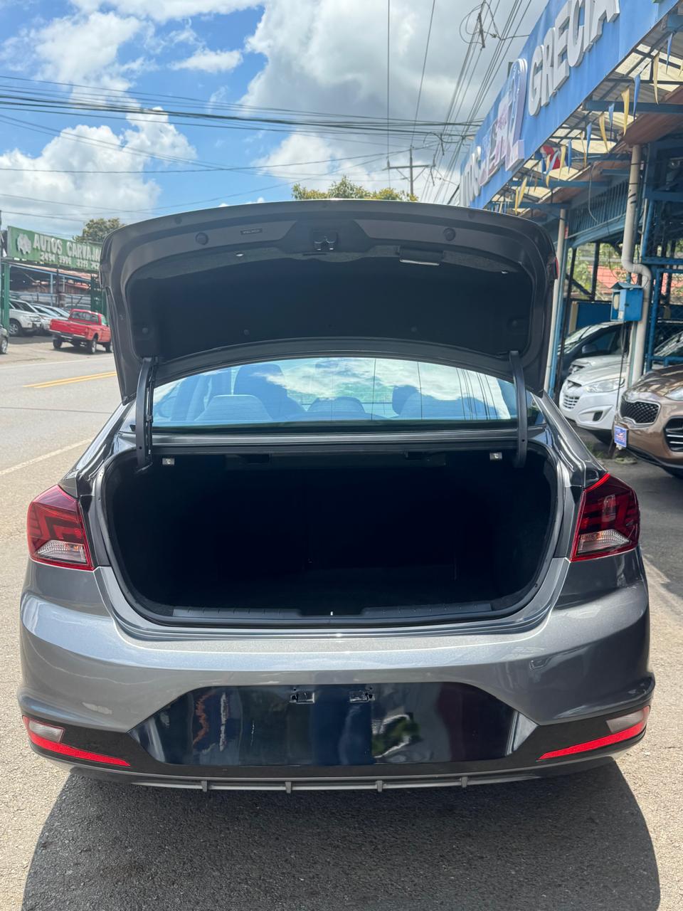 HYUNDAI ELANTRA 2019