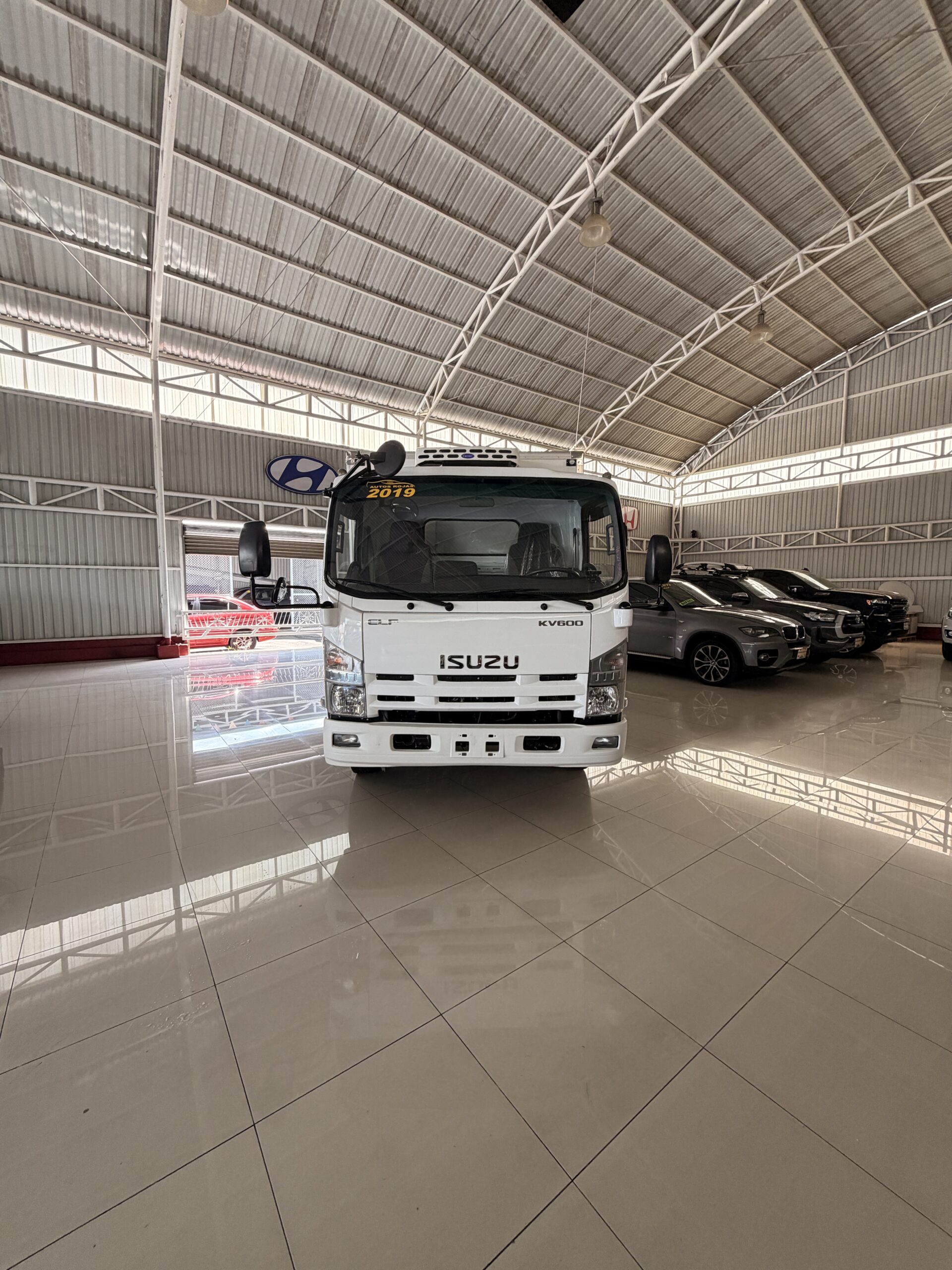 2019 ISUZU KV600 REFRIGERADO - C8896