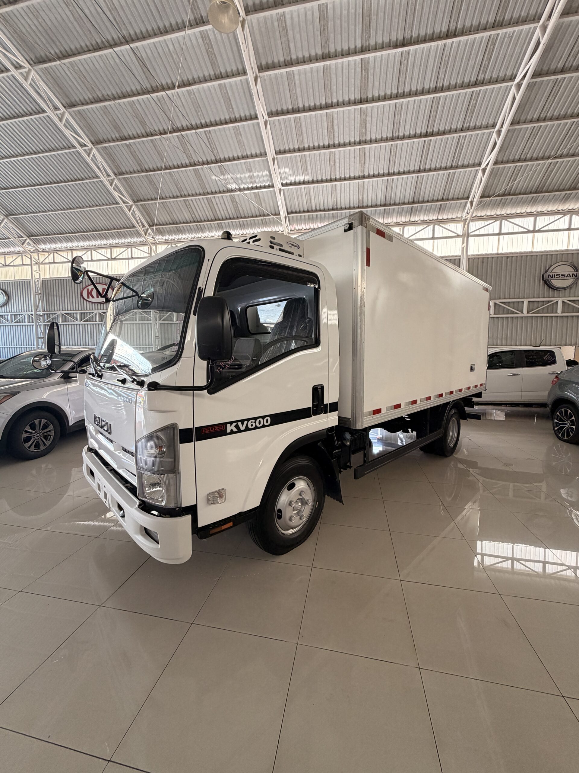 2019 ISUZU KV600 REFRIGERADO - C8896