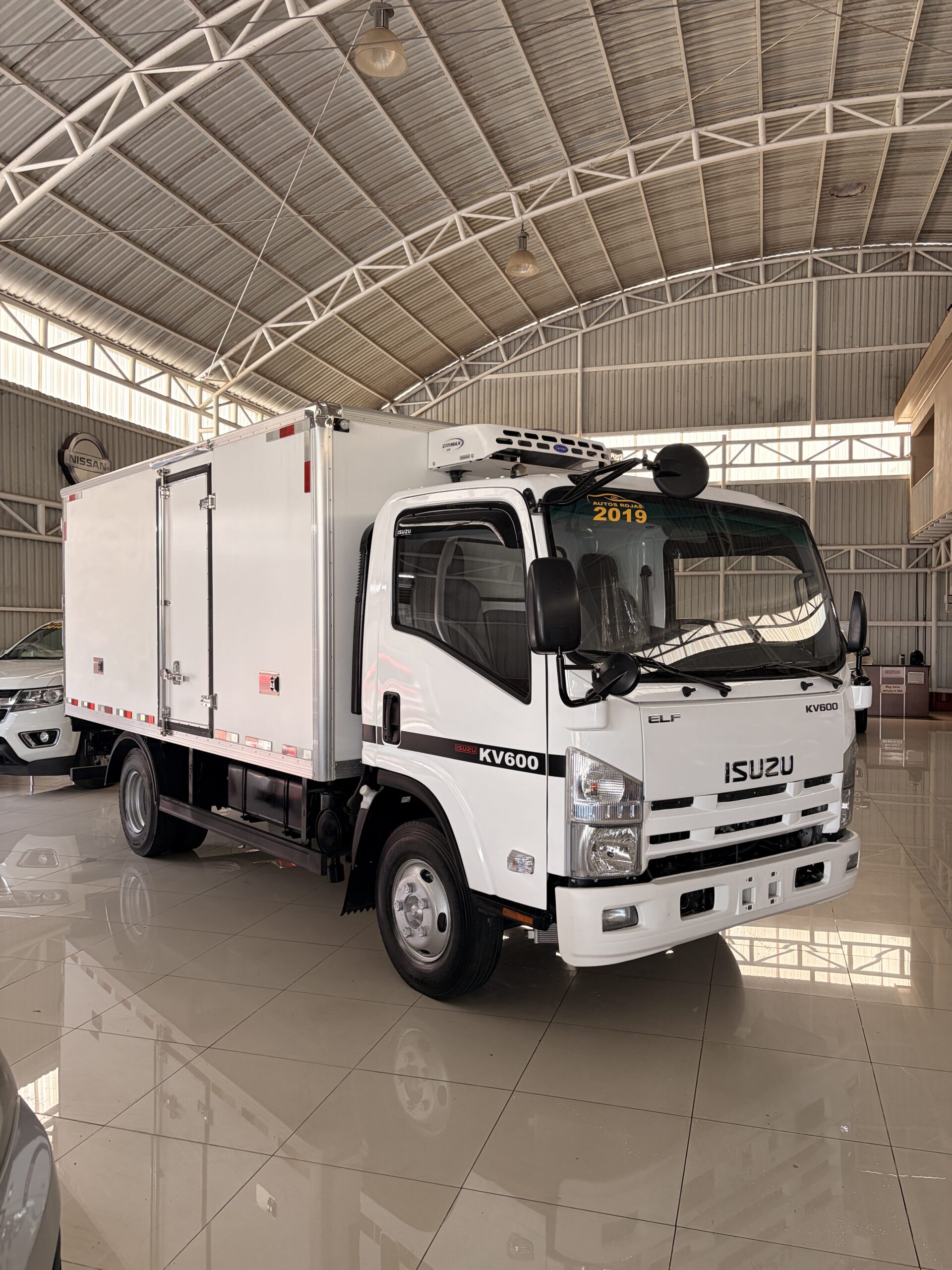 2019 ISUZU KV600 REFRIGERADO - C8896