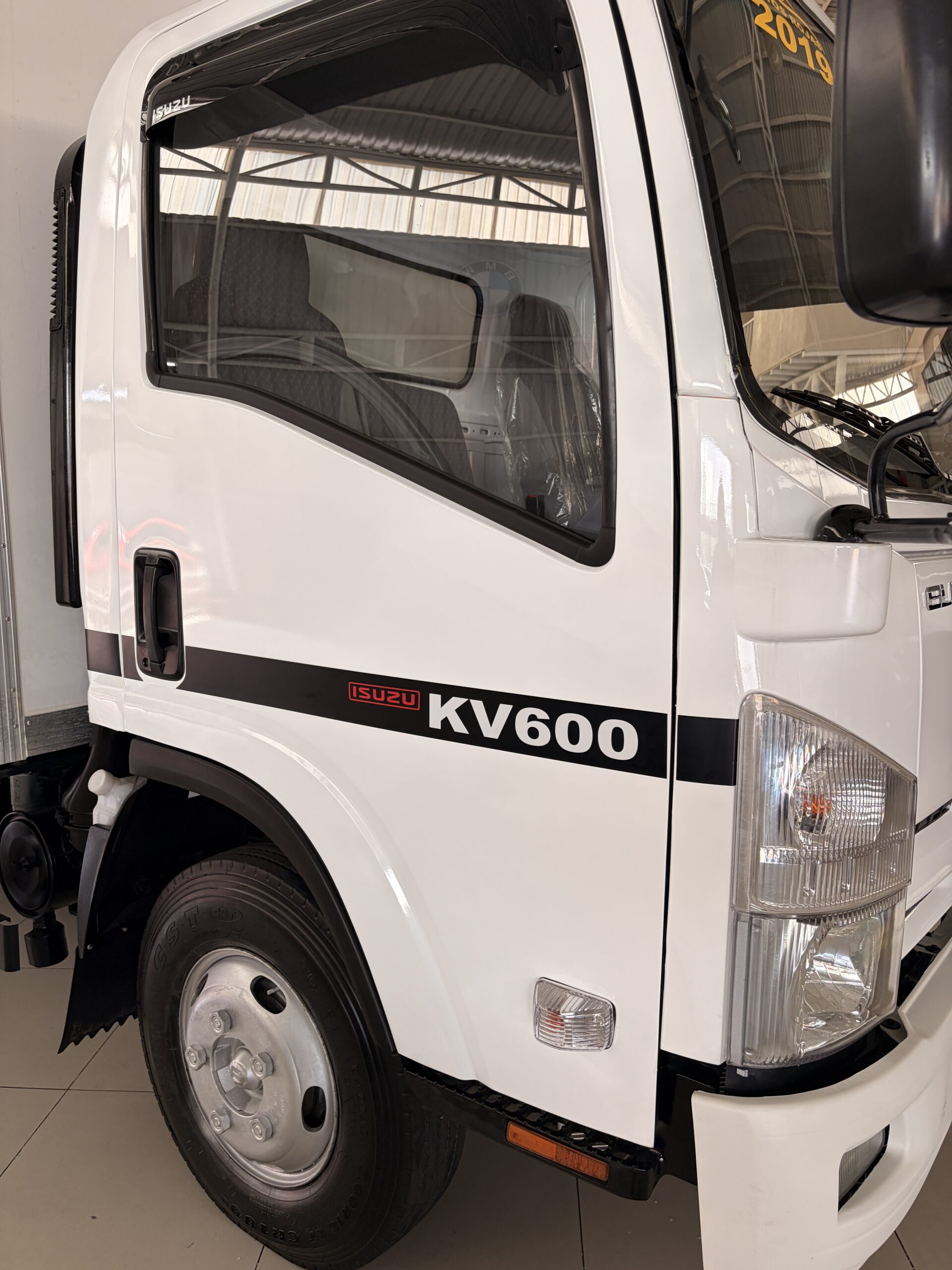 2019 ISUZU KV600 REFRIGERADO - C8896