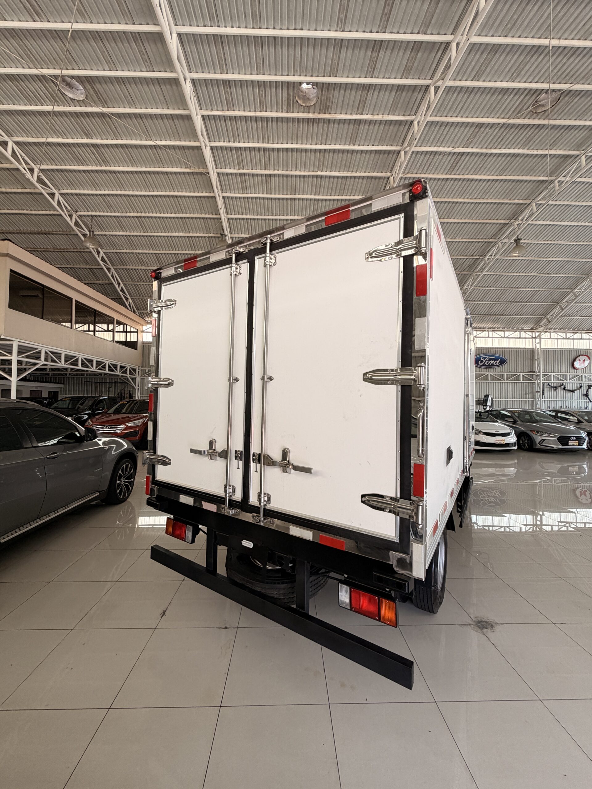 2019 ISUZU KV600 REFRIGERADO - C8896