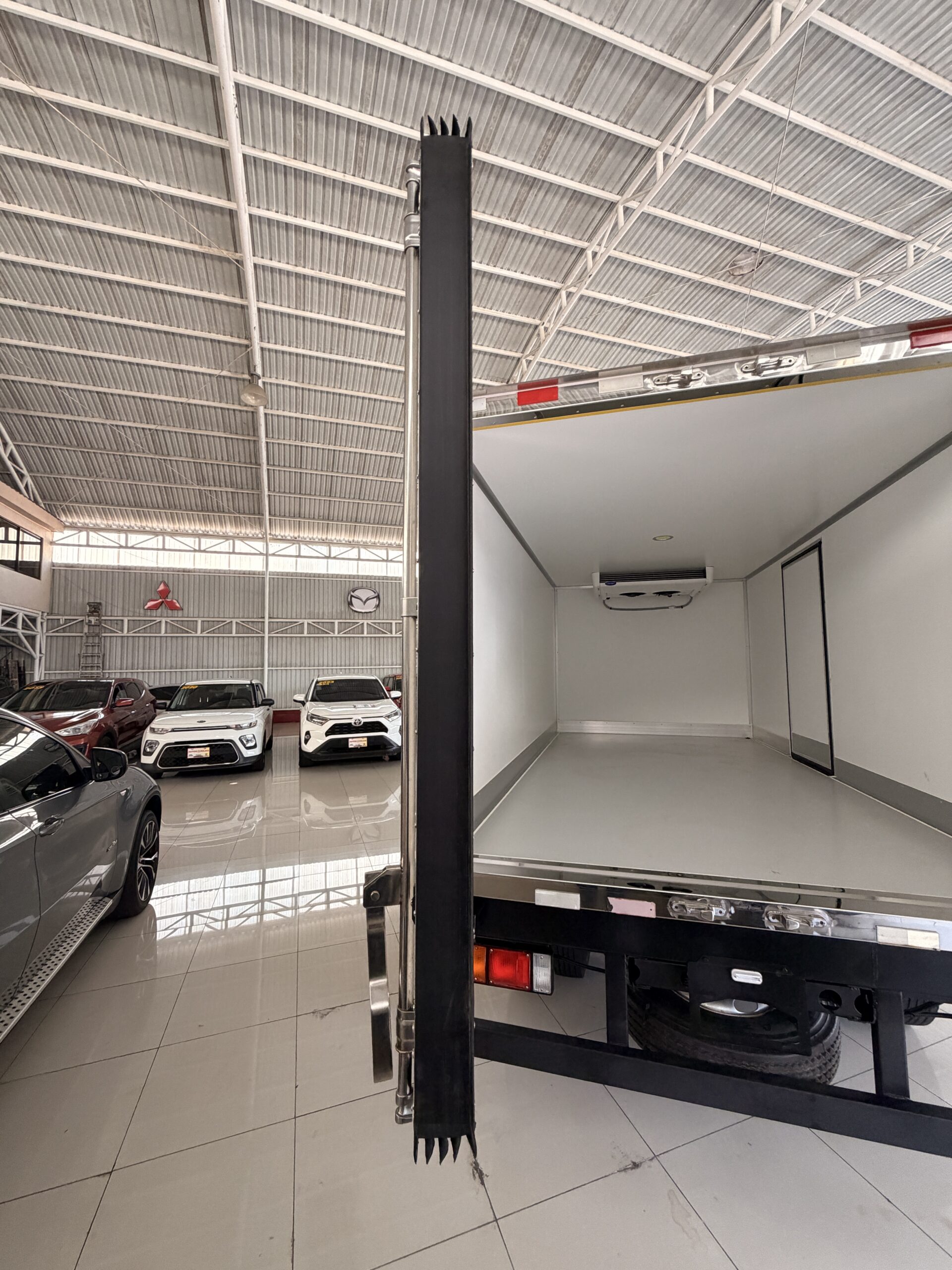 2019 ISUZU KV600 REFRIGERADO - C8896