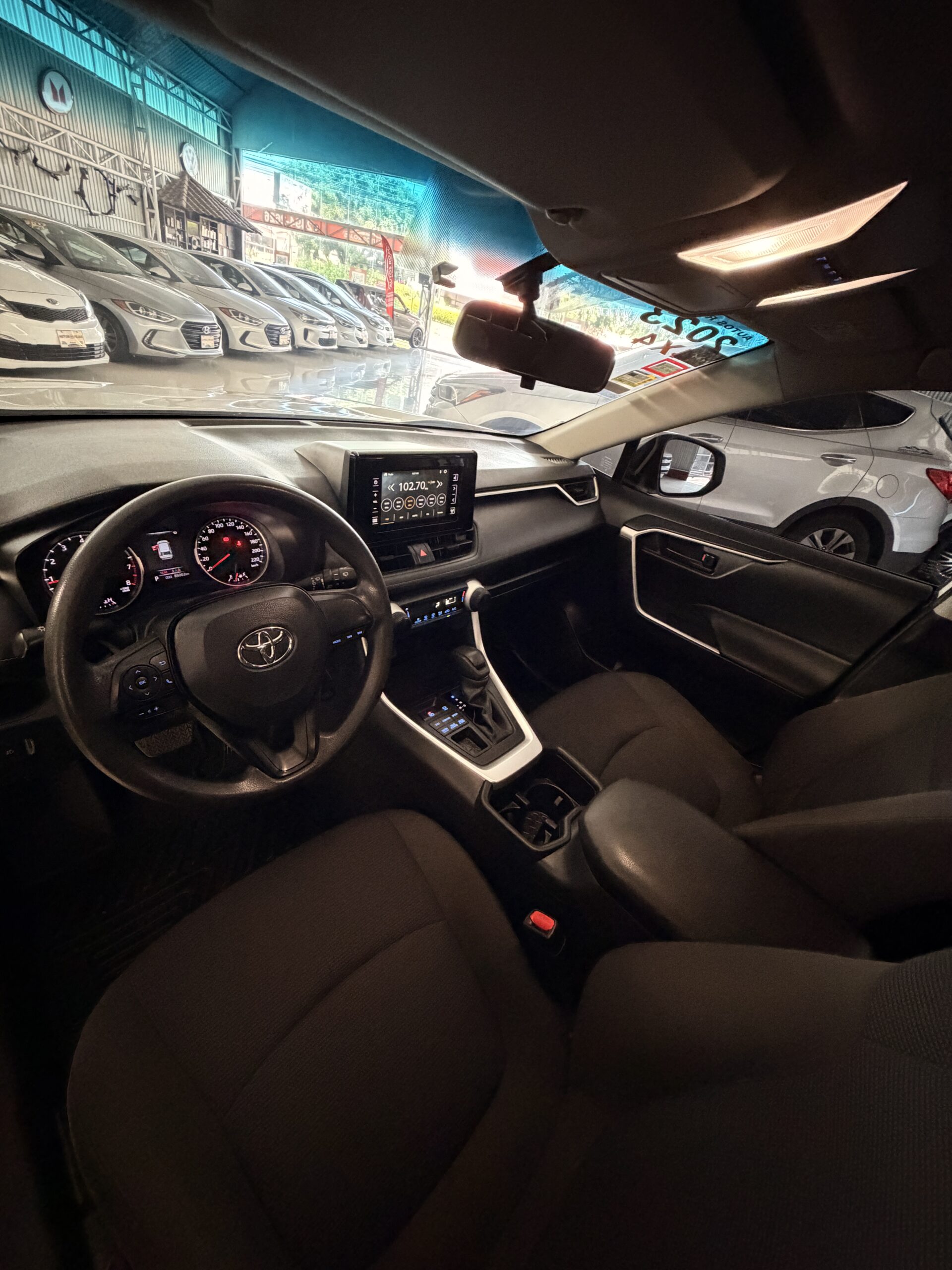 2023 TOYOTA RAV4 LE - C B498